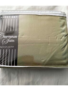 SATIN SHEET SET LUXURY KING SIZE, SAGE, FINE WOVEN SATIN LINGERIE MATERIAL,